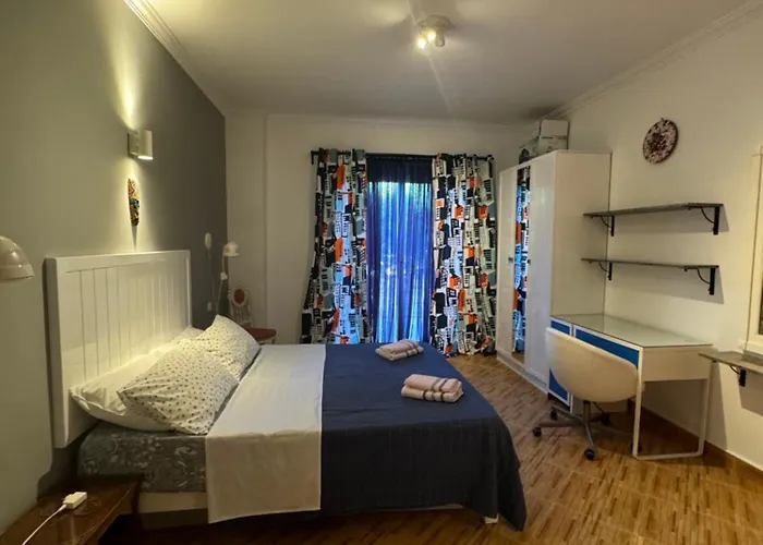 Luxury One Bedroom Ritz Carlton Apartment *